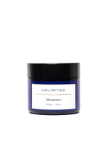 Crema facial Unlimited Moisturizer de Skin & Sky, un tratamiento de noche con ácido láctico y ubiquinona que ayuda a emparejar el tono y mejorar la textura de la piel.