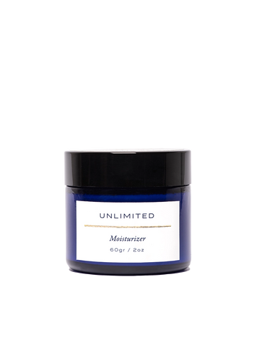 Crema facial Unlimited Moisturizer de Skin & Sky, un tratamiento de noche con ácido láctico y ubiquinona que ayuda a emparejar el tono y mejorar la textura de la piel.